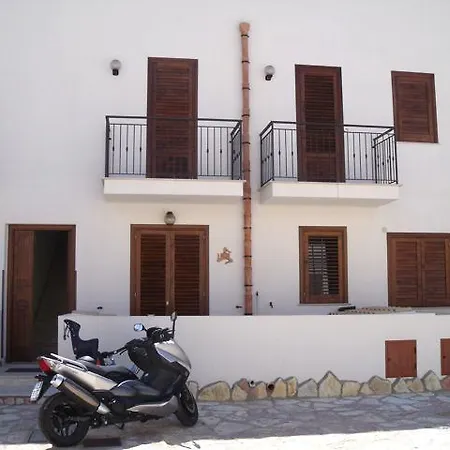 Lägenhet Nel Giardino San Vito Lo Capo